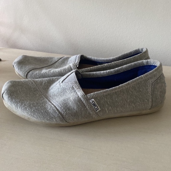 Toms - Picture 1 of 4